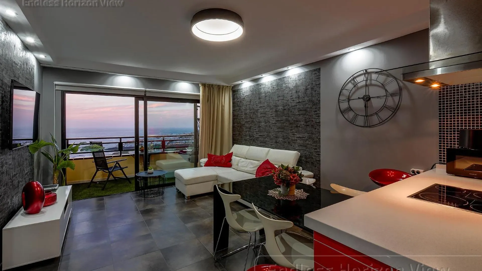 Endless Horizon View Apartment - Free Private Parking Including & Guest Bonus Playa Paraiso