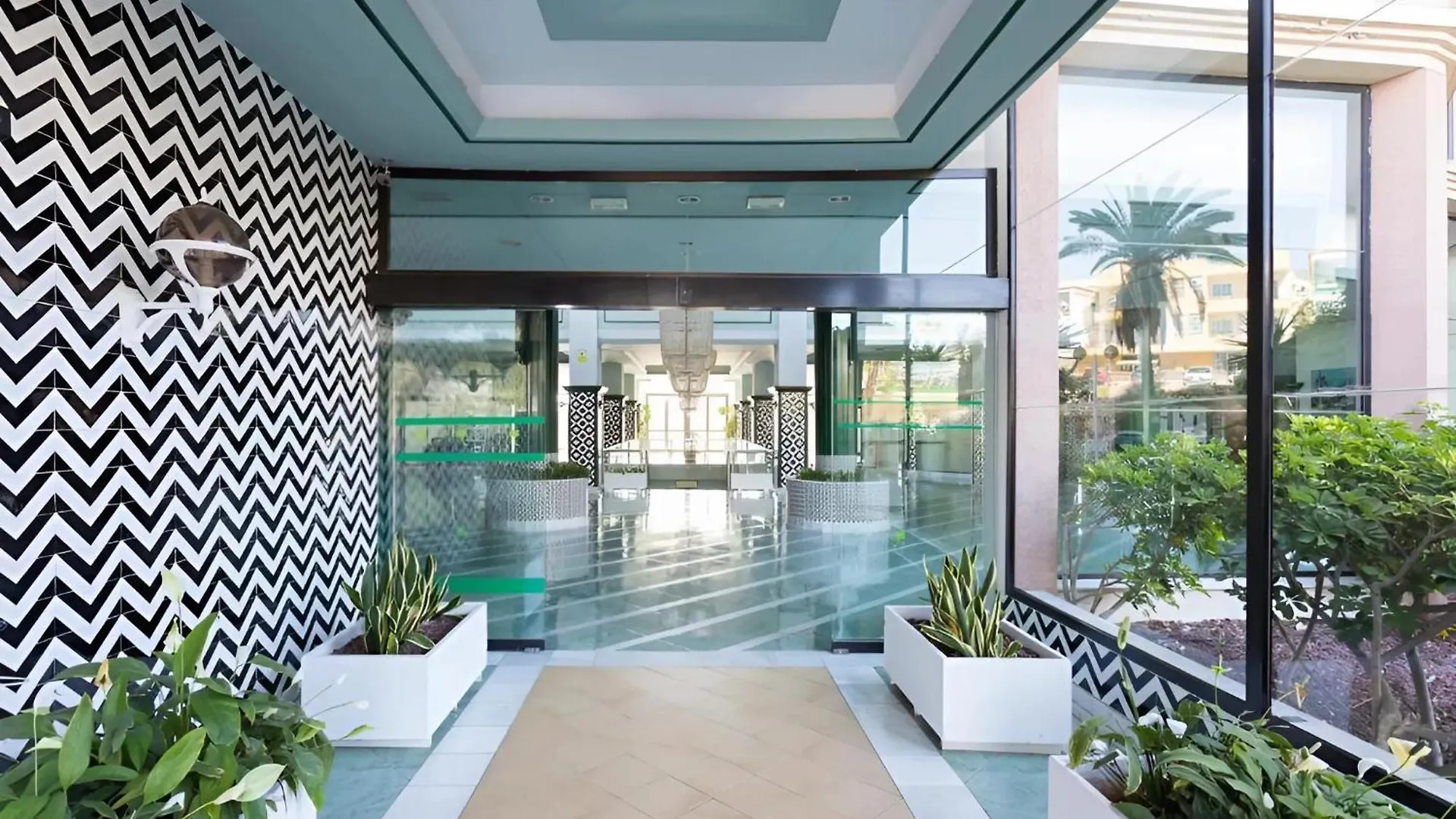 Endless Horizon View Apartment - Free Private Parking Including & Guest Bonus Playa Paraiso